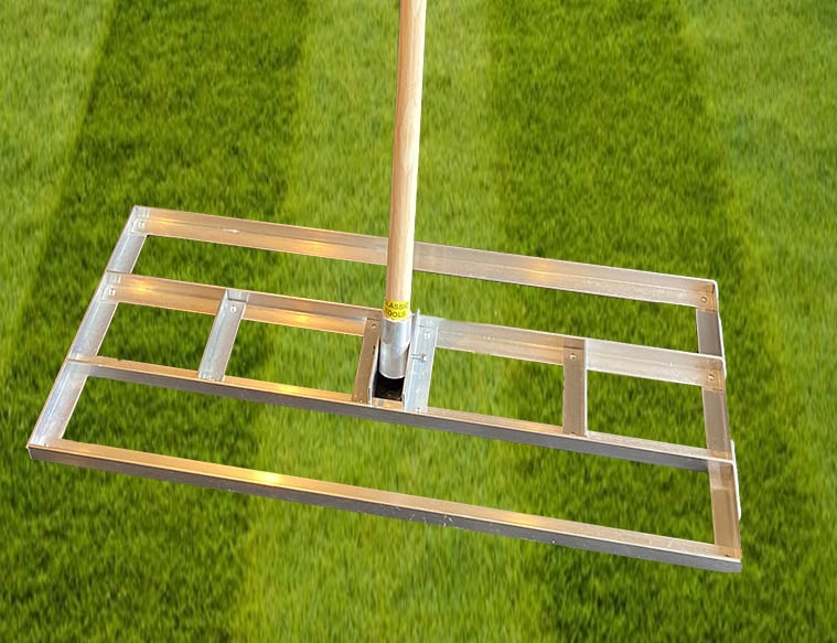 Utility Lawn Leveller / Lute 75x32.5cm with a 1.5 metre handle ...